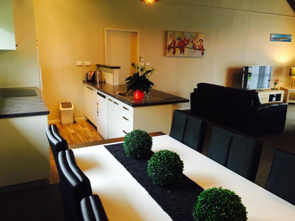 A Touch Of Tuscany At Hillsborough New Plymouth Exterior foto
